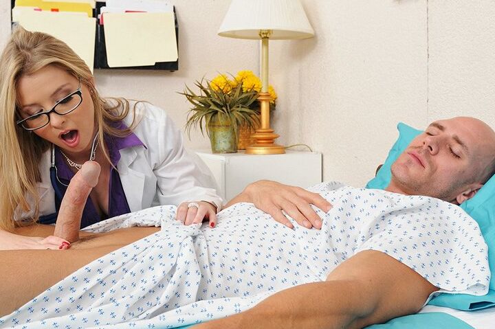 15P Foxy doctor in glasses Sunny Lane gets banged by her well-hung patient
