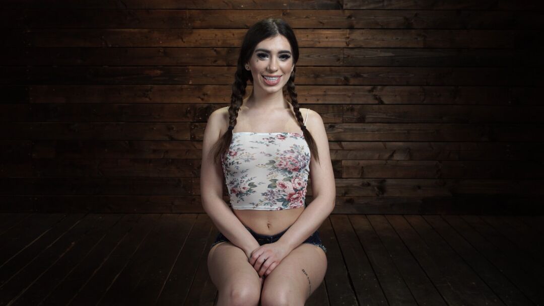 21P Hogtied Joseline Kelly
