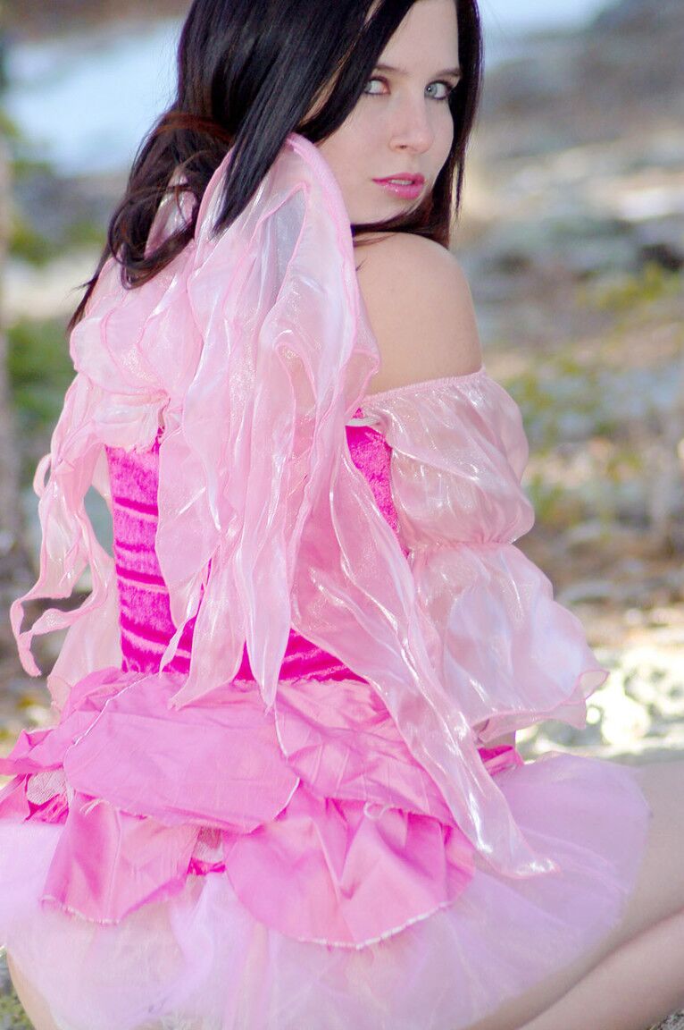 16P Fairy Jasmine shows all her magical goodies