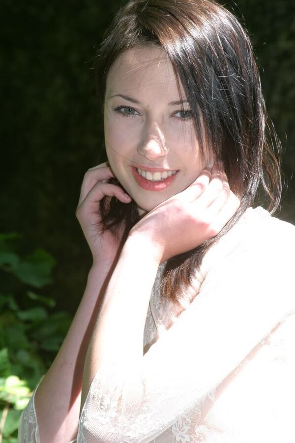 15P Solo Ados Filles Brunette En Plein Air Ado