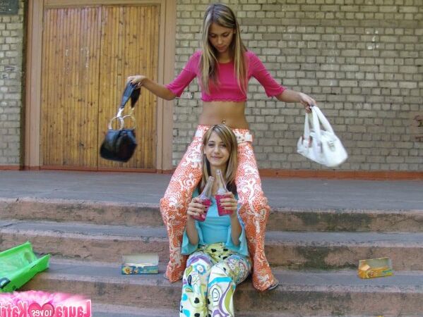 15P Deliciosas amadoras Laura