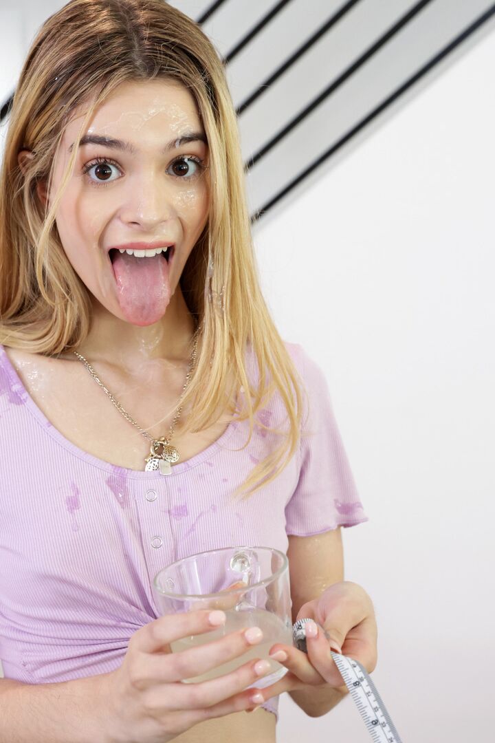 16P Die jungen Mädchen Khloe Kapri und Molly Little verführen ihren männlichen Stiefgeschwister