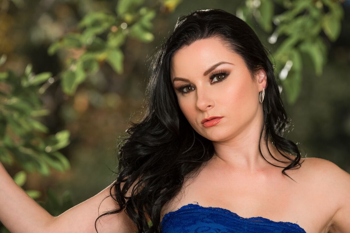 15P Sweetheart Video Veruca James Gros seins Babe Seins naturels en plein air