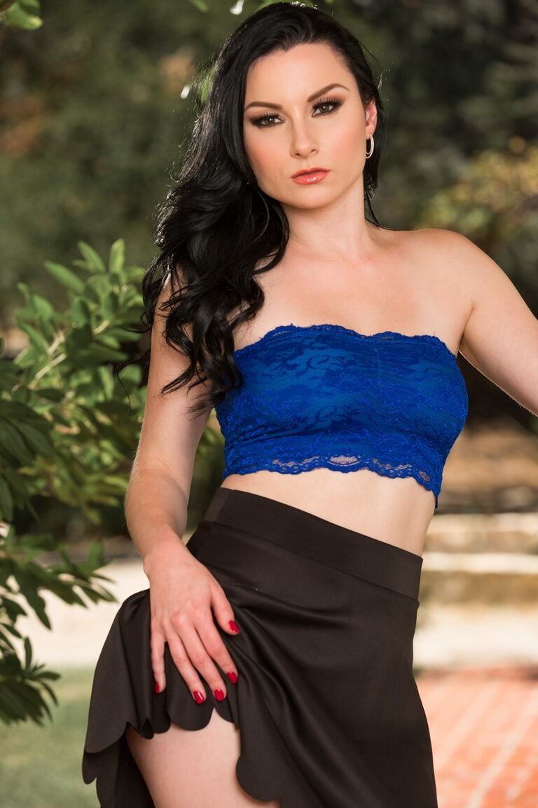15P Sweetheart Video Veruca James Gros seins Babe Seins naturels en plein air