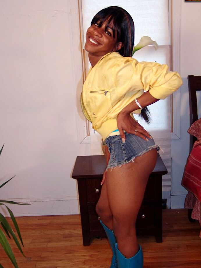 16P Noir TGirls Aaliyah