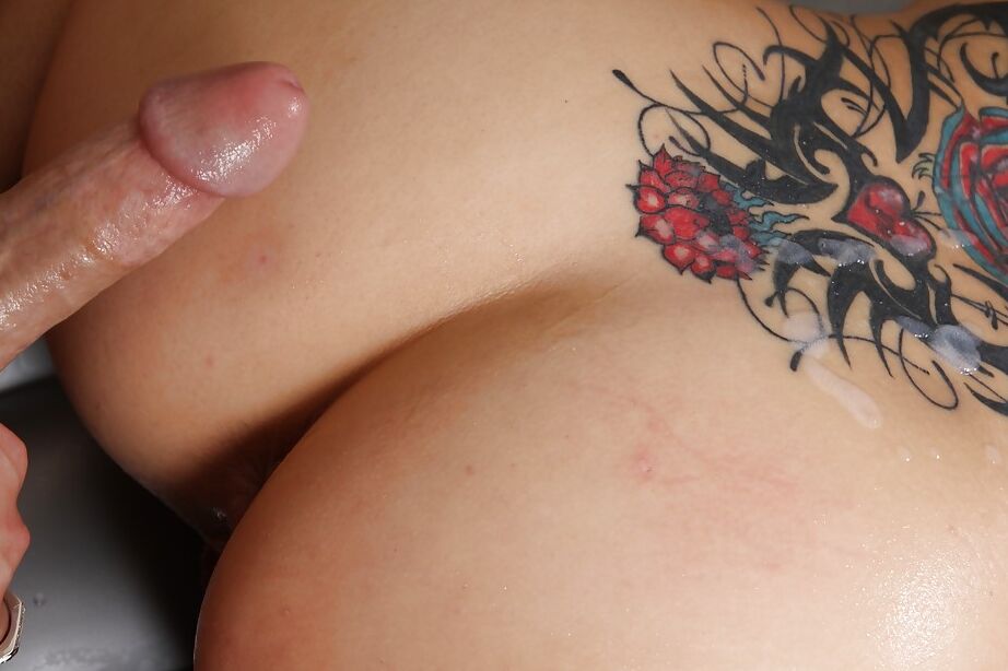 16P Stunning chick gives an oily massage and gets banged from behind