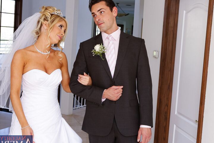 12P La blonde sexy Tasha Reign se fait baiser en portant sa robe de mariée