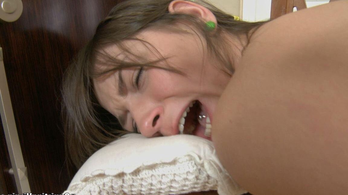 21P Squirting Virgin Berta