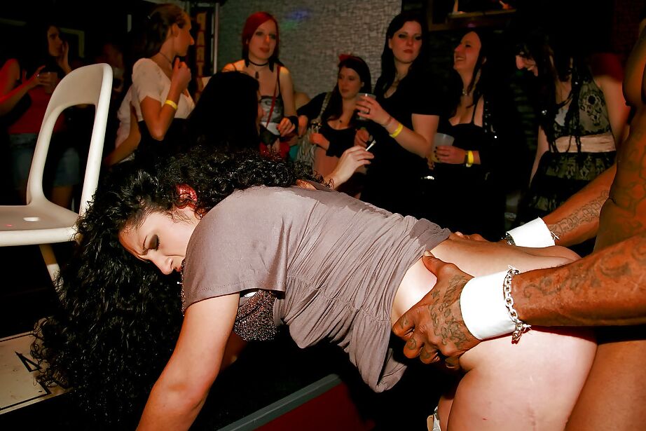 16P Garotas amadoras malucas enlouquecendo na festa de sexo bêbado