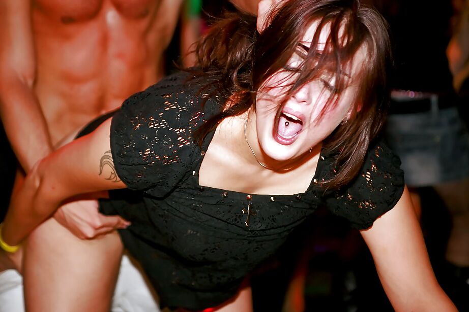 16P Garotas amadoras malucas enlouquecendo na festa de sexo bêbado