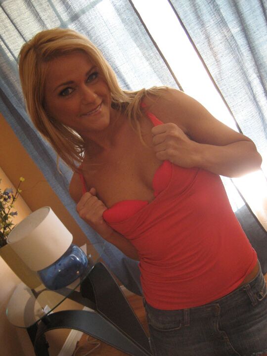 16P Amateur girlfriend McKenzee Miles slowly strips all her clothes