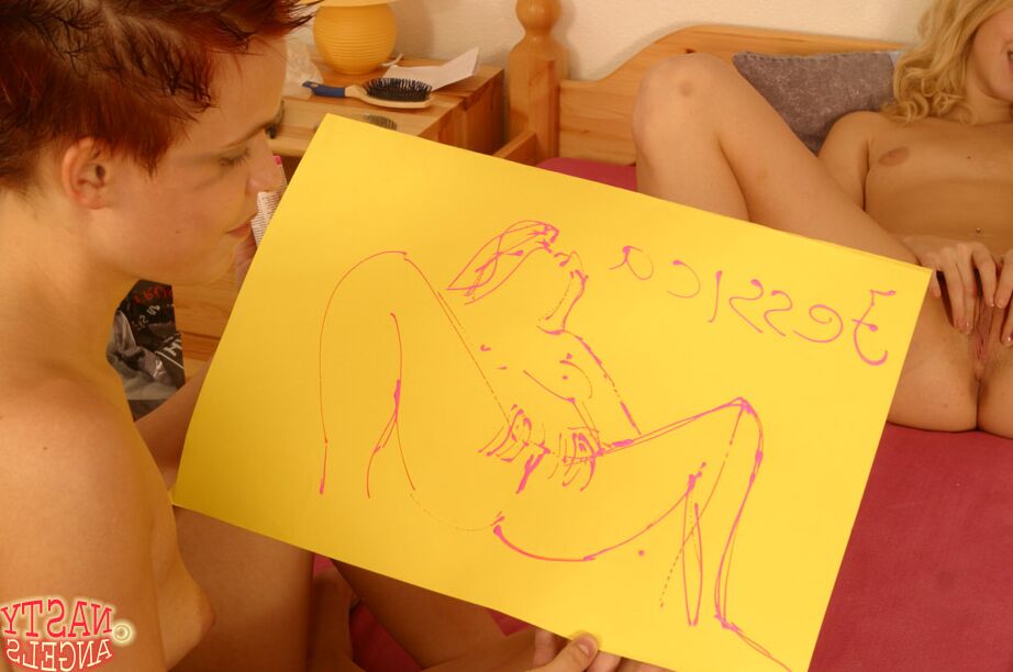 21P La joven amateur Jessika recibe un facial después de posar desnuda para un joven artista