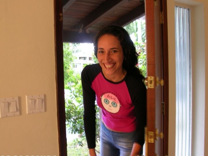 17P Adolescente amador mostra peitos pequenos antes de foder