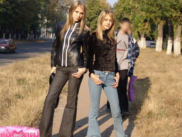 10P Teen lesbians Katrina and Laura hold hands while clothed in public