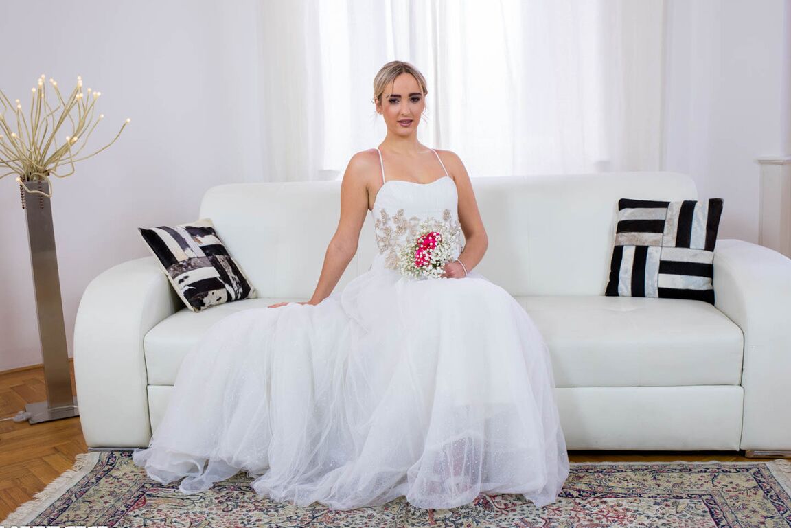 12P Anna Khara, Gorgeous Horny Bride Enjoys Threesome with DP