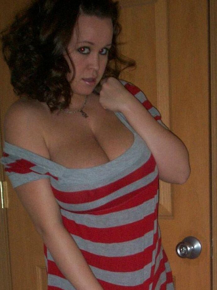 15P Solo girl Brandy Talore displays her knockers in various locations