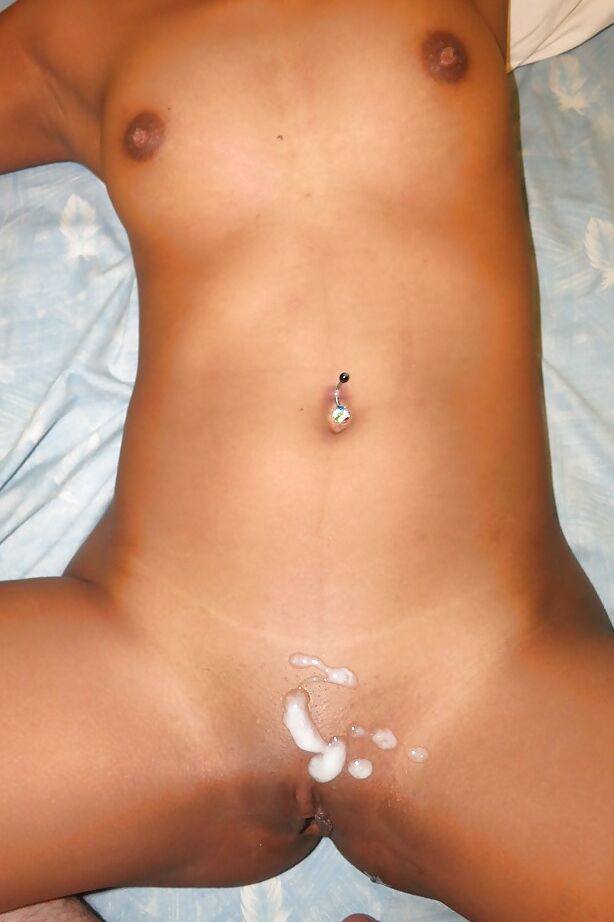 12P Garota tailandesa tatuada Nut tomando gozada na buceta rosa raspada depois de foda POV