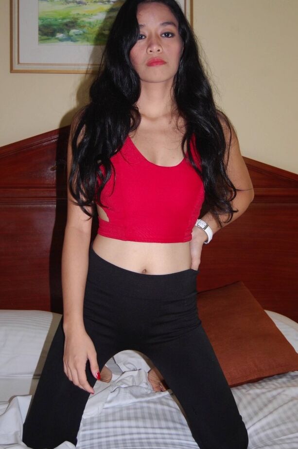 17P Guy picks up Filipina lesbian Alexis in a cafe and takes her home for fucking
