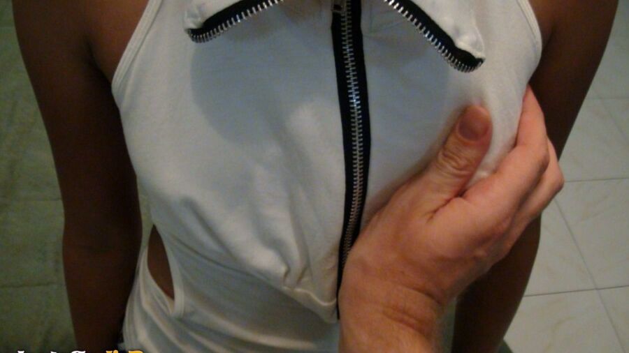 15P La filipina apenas legal Angel chupa y folla una polla al estilo POV