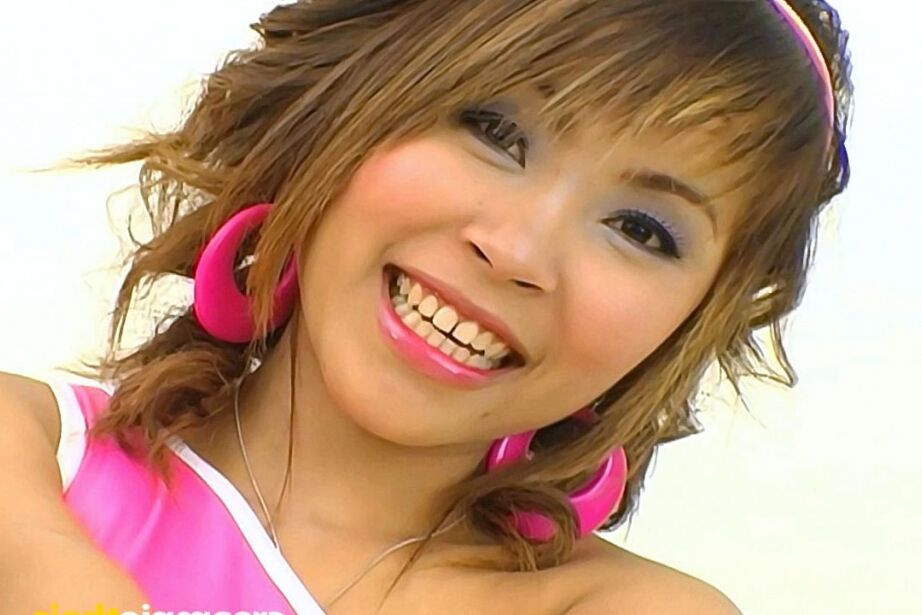16P Linda garota asiática Pink participa de sexo POV antes de mostrar sua buceta careca