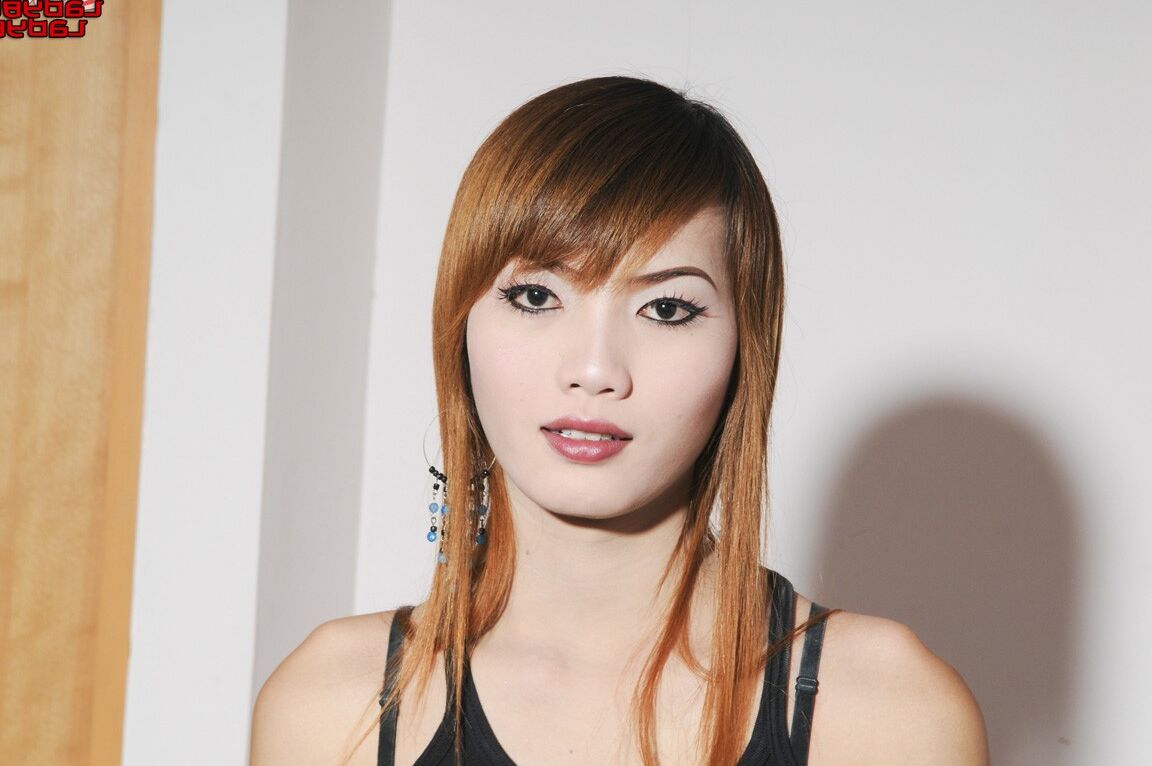 16P Asiático TGirl Tuk