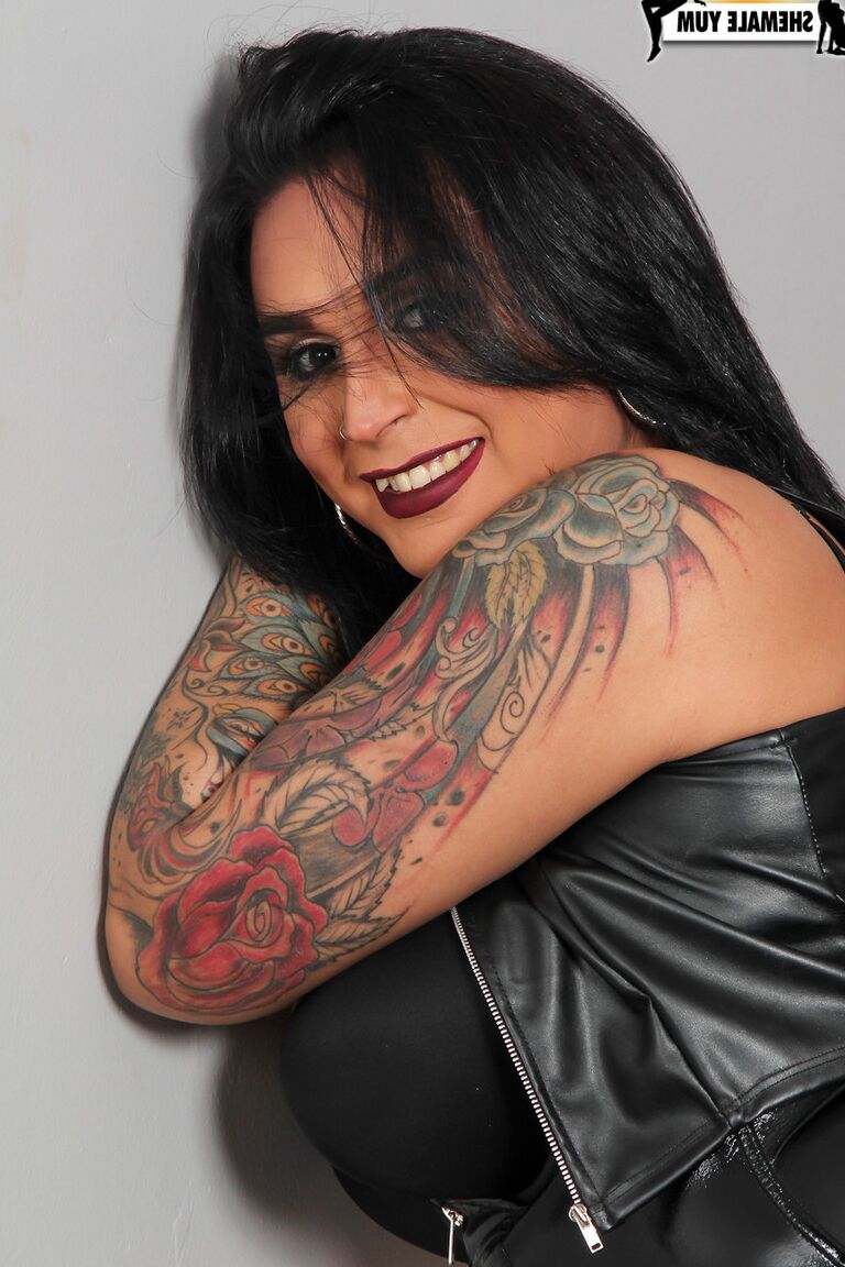 16P TGirl BBW Leah Nova