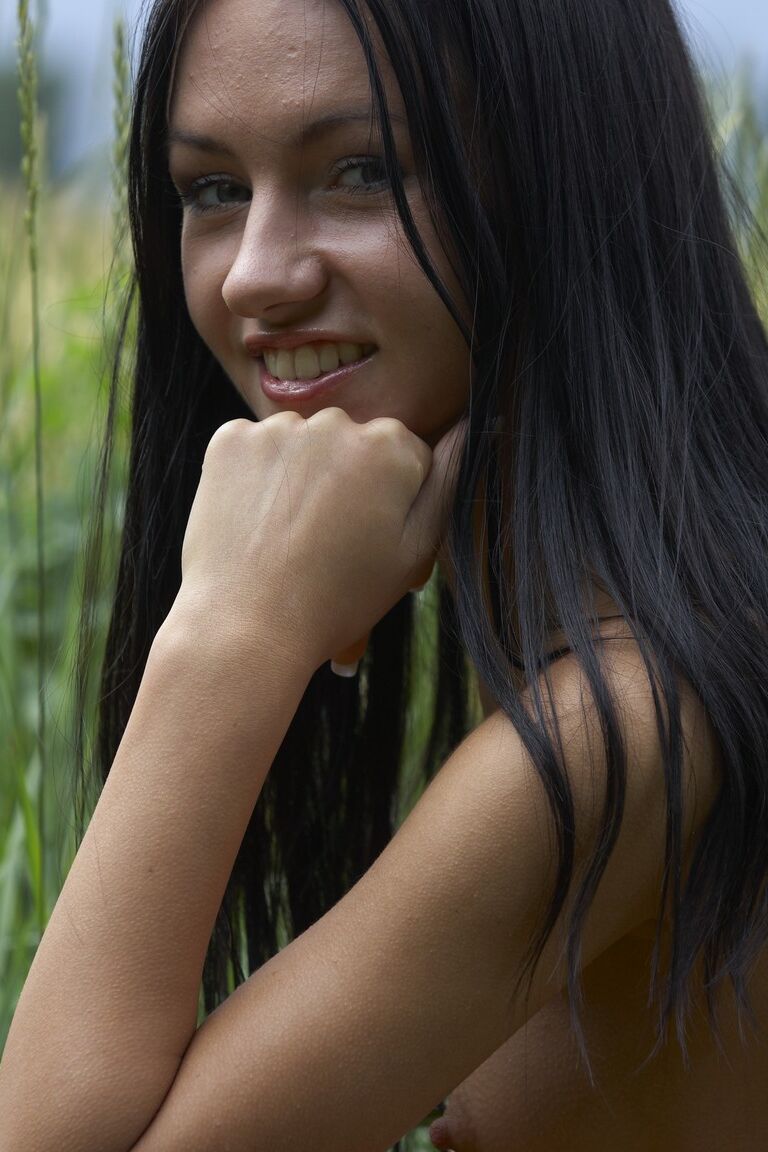 19P Dark haired girl Sasha Rose models naked in corn field and an orchard