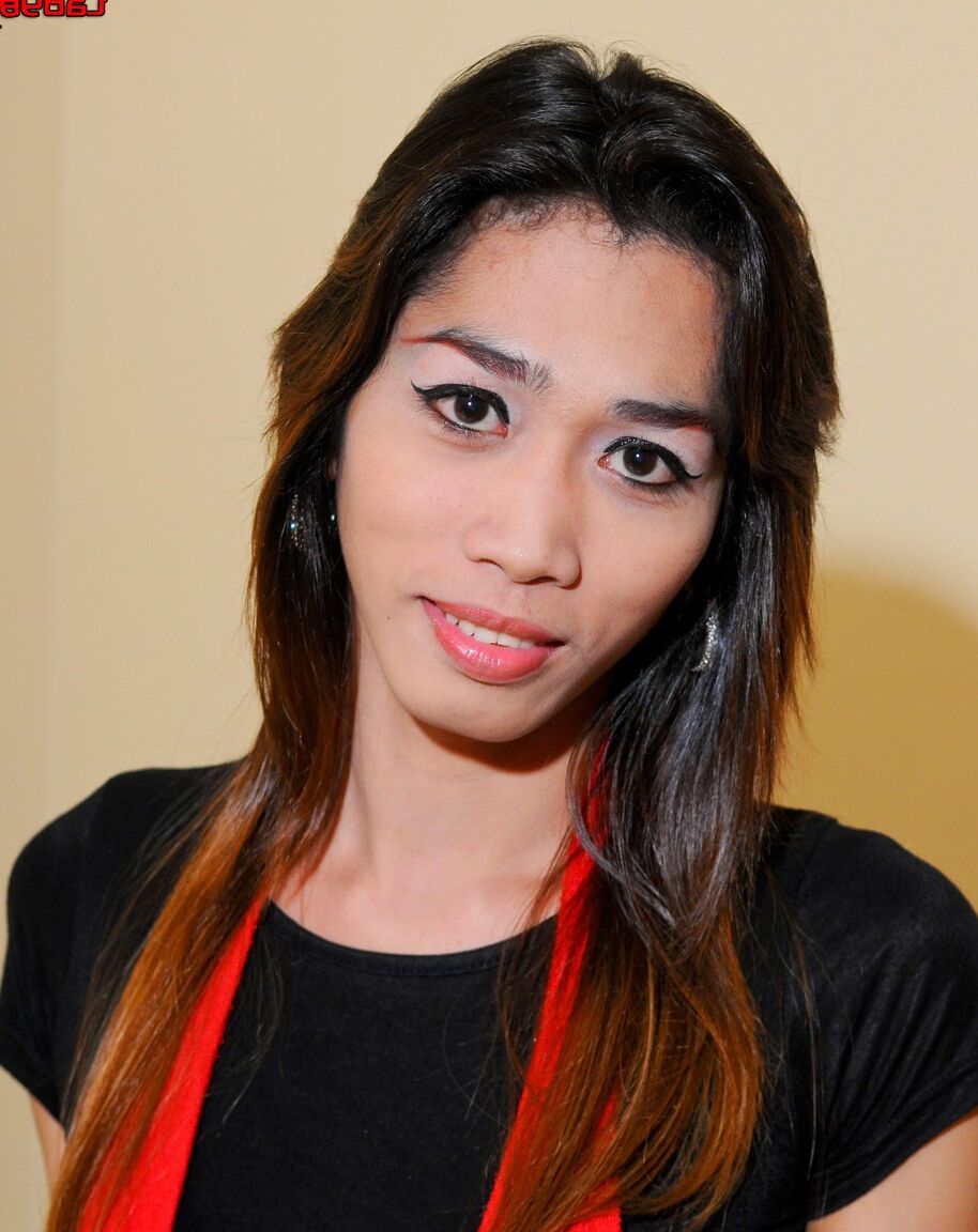 16P Asiatisches TGirl Hazel Anne