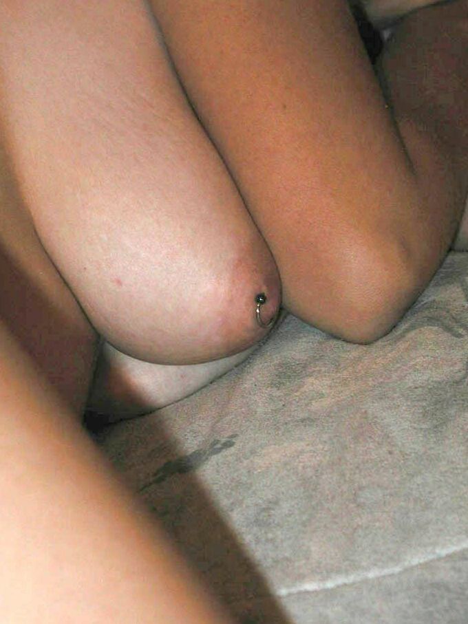 16P Amateur chick Gwen revealing tattoos and and trimmed snatch while undressing
