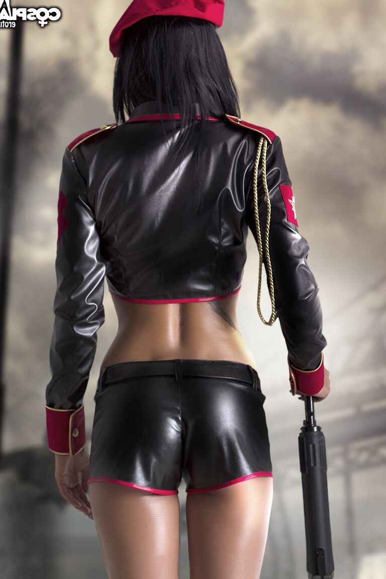 12P A bela de cabelos escuros Mea Lee trabalha seu corpo quente livre de roupas de cosplay
