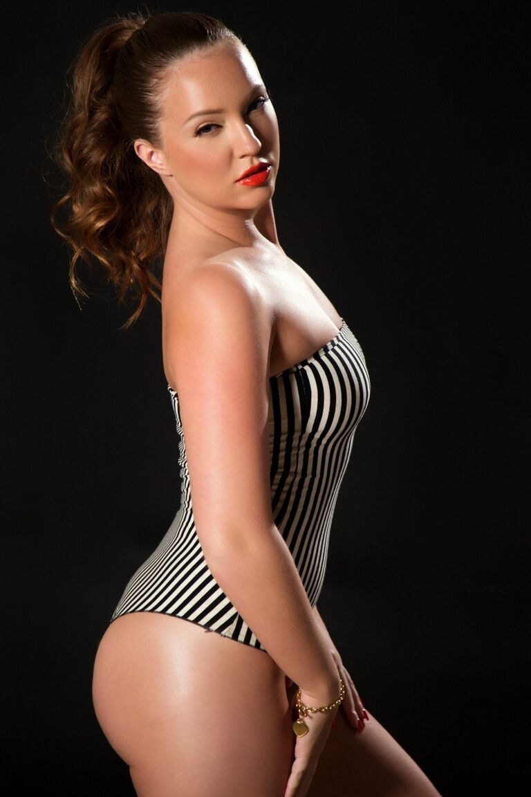 17P Hottie with sexy red lipstick Maddy O'Reilly shows off her natural curves