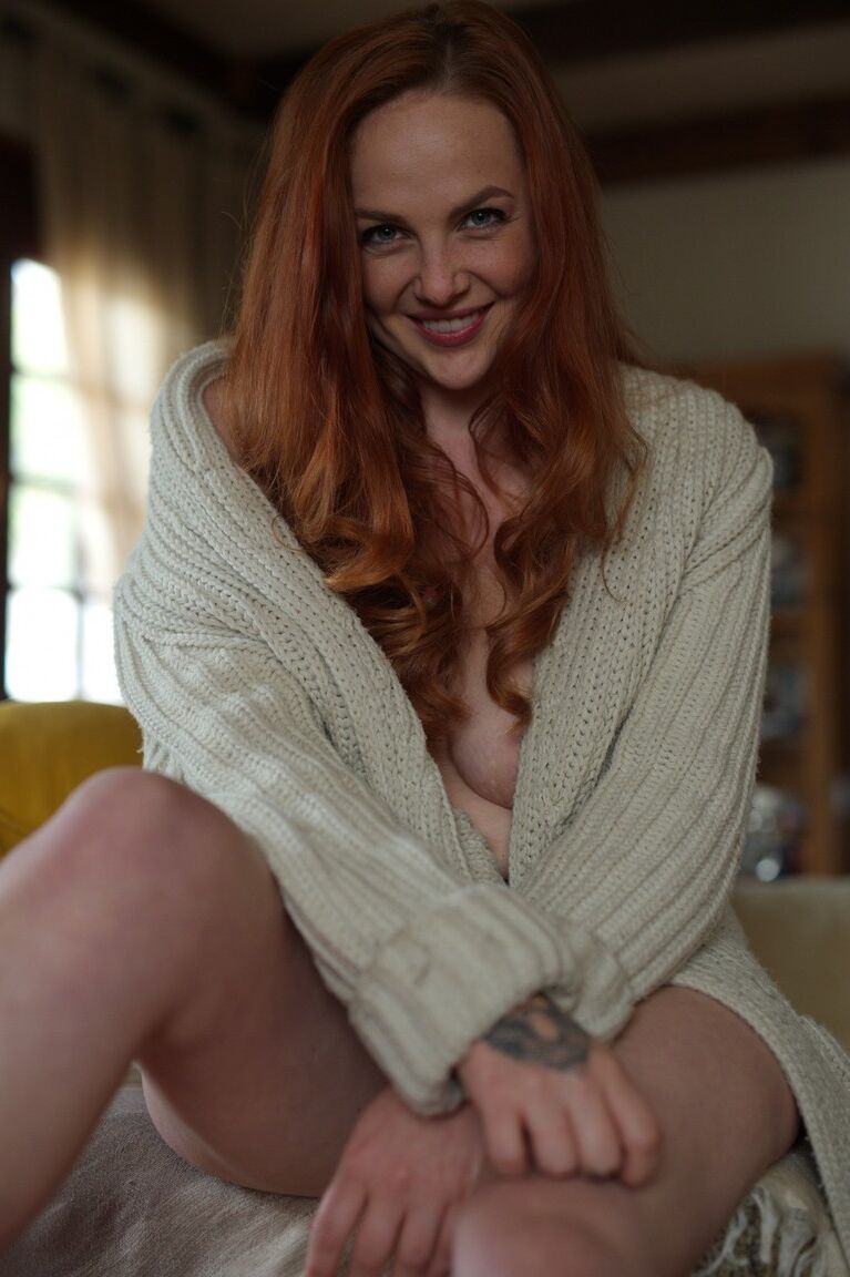12P We welcome Kara Carter to BreathTakersChristmas was approaching when we shot