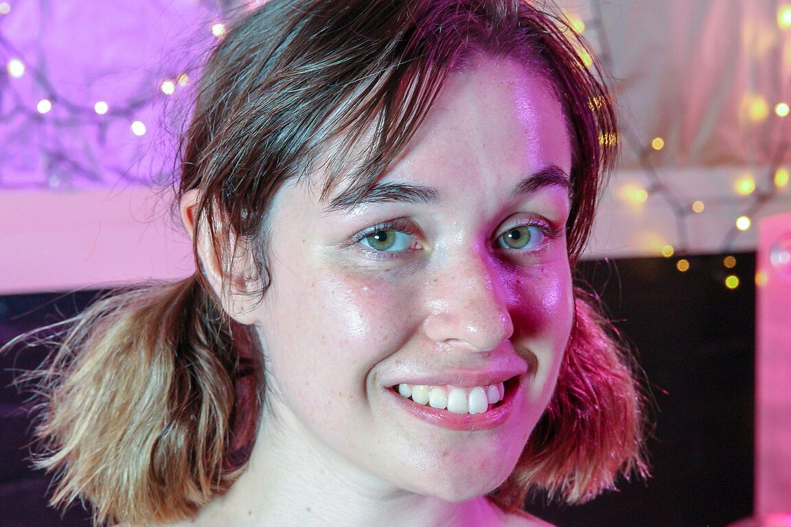 21P Amateur-Cowgirl Casey zieht ihr Höschen aus