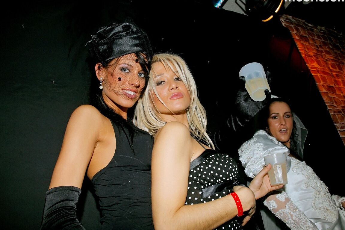 15P Wedding party becomes a hot interracial orgy when the bride gets on her knees
