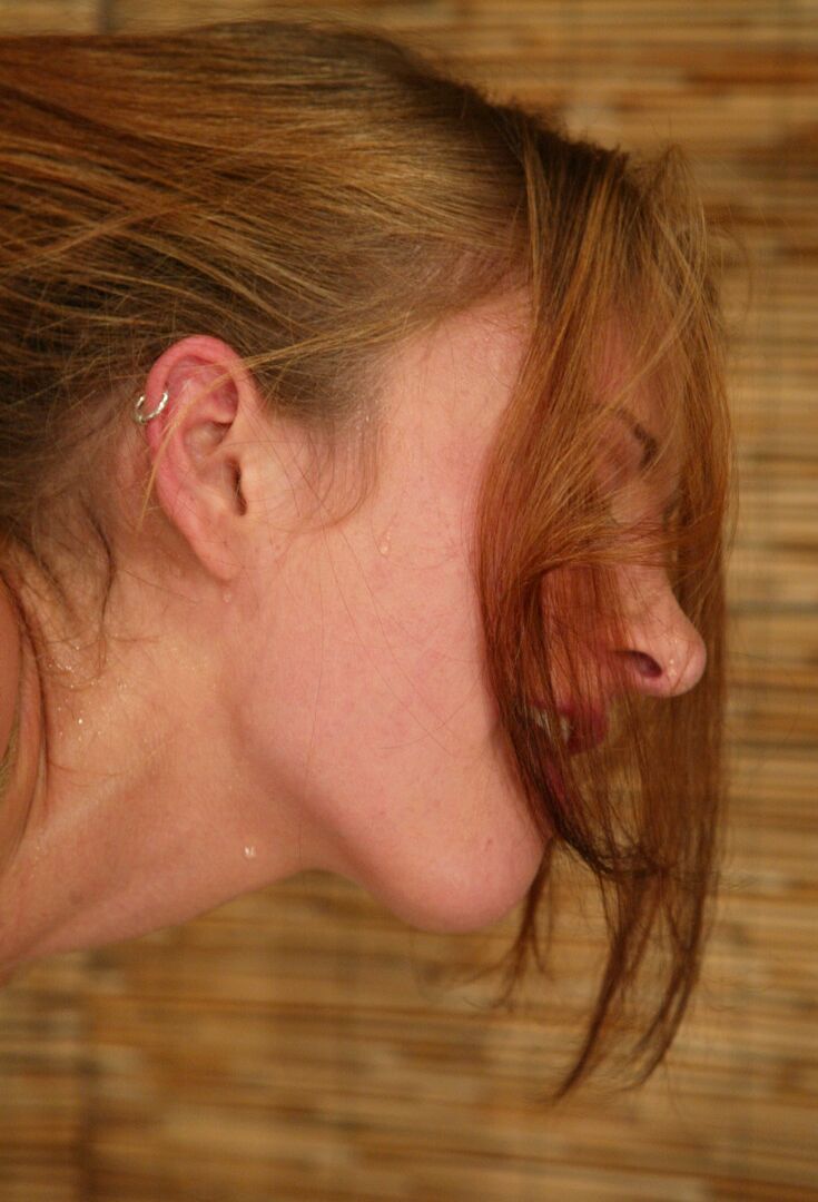 21P レズドム チャンタが彼女の縛られた女性奴隷カーリーをストラップオンで犯す
