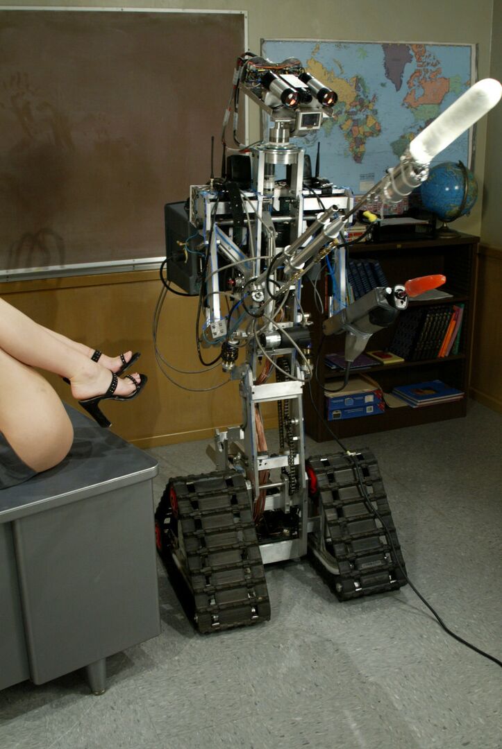 17P Jade Marxxx takes robot dildohands to storeroom and makes it drilled her