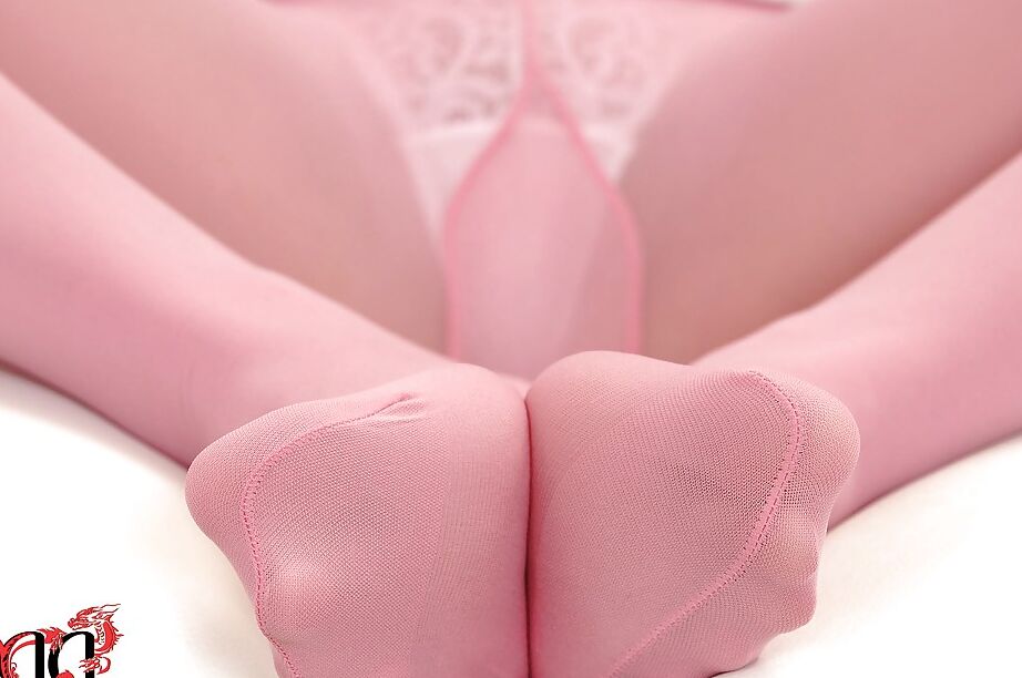 16P Fascinating babe Cinthia Doll in pink pantyhose and high heels
