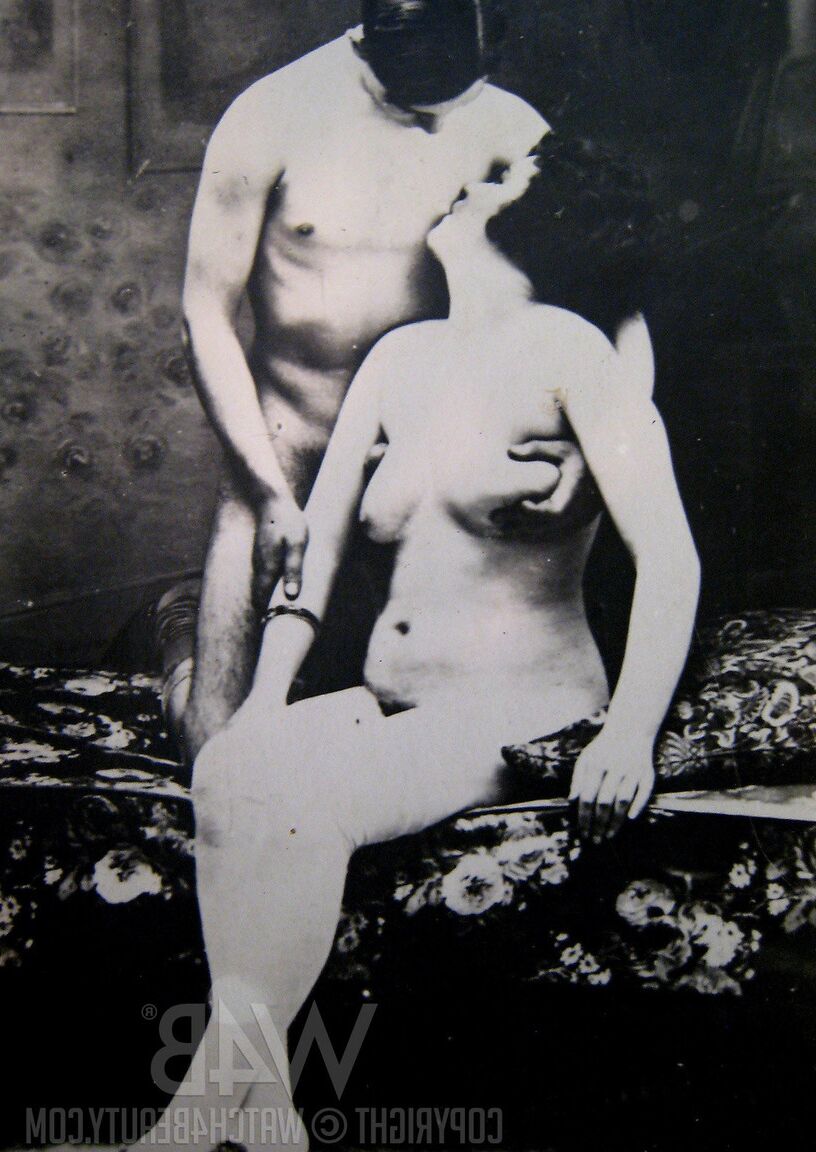 20P Chicas adolescentes glamorosas muestran sus cuerpos naturales en una compilación retro