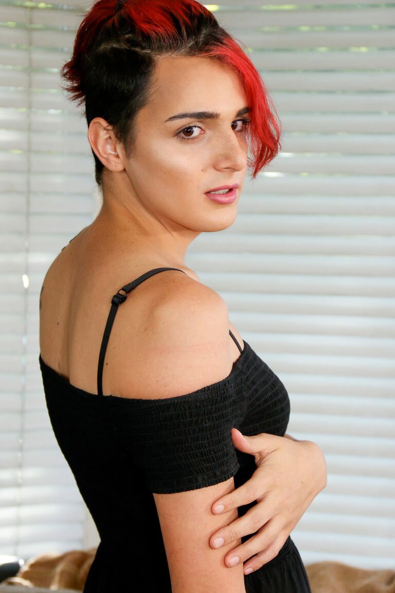 16P TS Диван для кастинга Alexis Ray