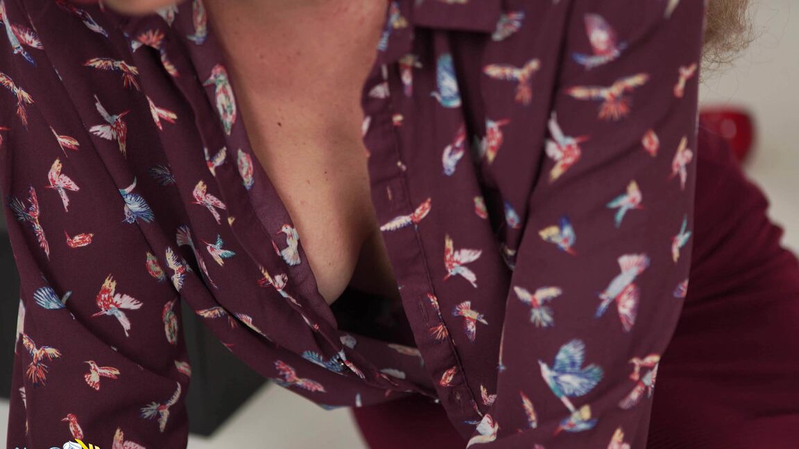 23P Downblouse Jerk Cleavage Blackmail