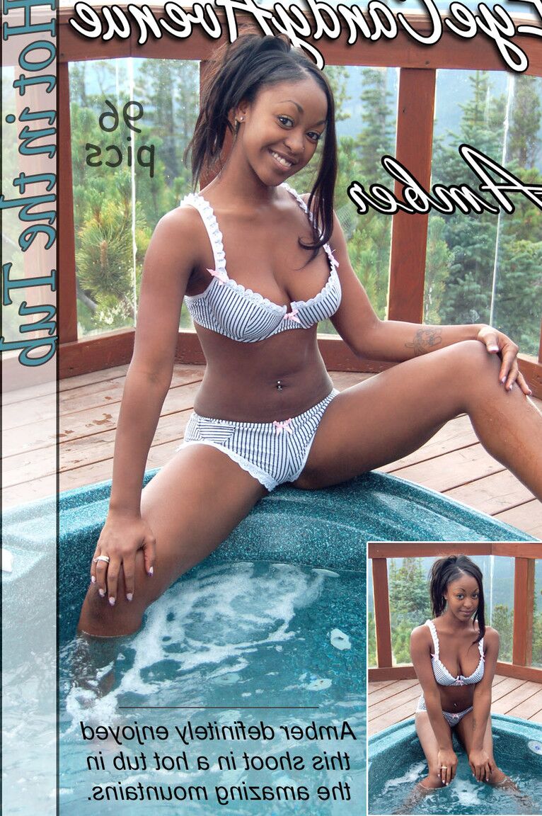 16P La negra Amber abre sus grandes tetas mientras se mete en un jacuzzi al aire libre