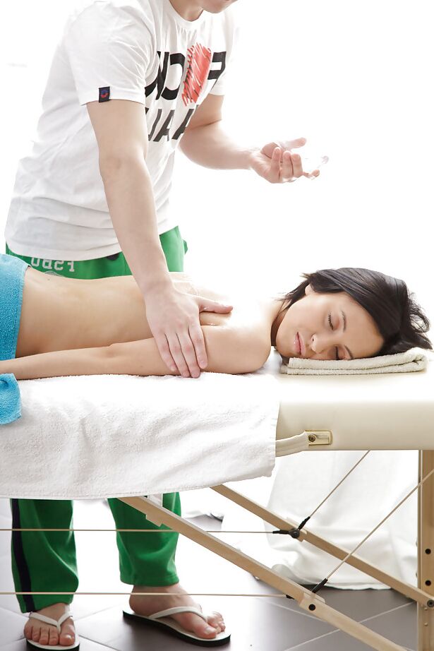 16P Sweet cowgirl Kameya is enjoying an relaxing massage from her man