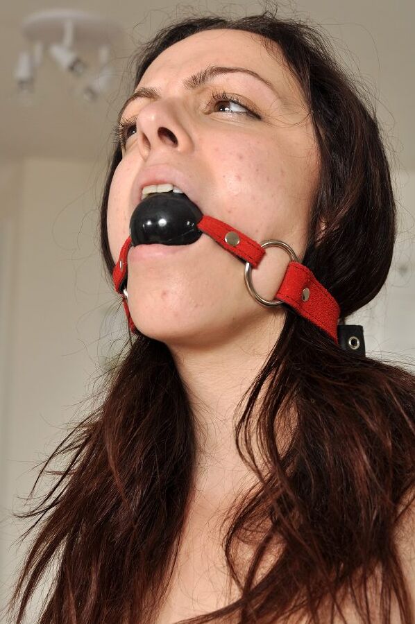 12P Tight slut eva stripped naked and tied up