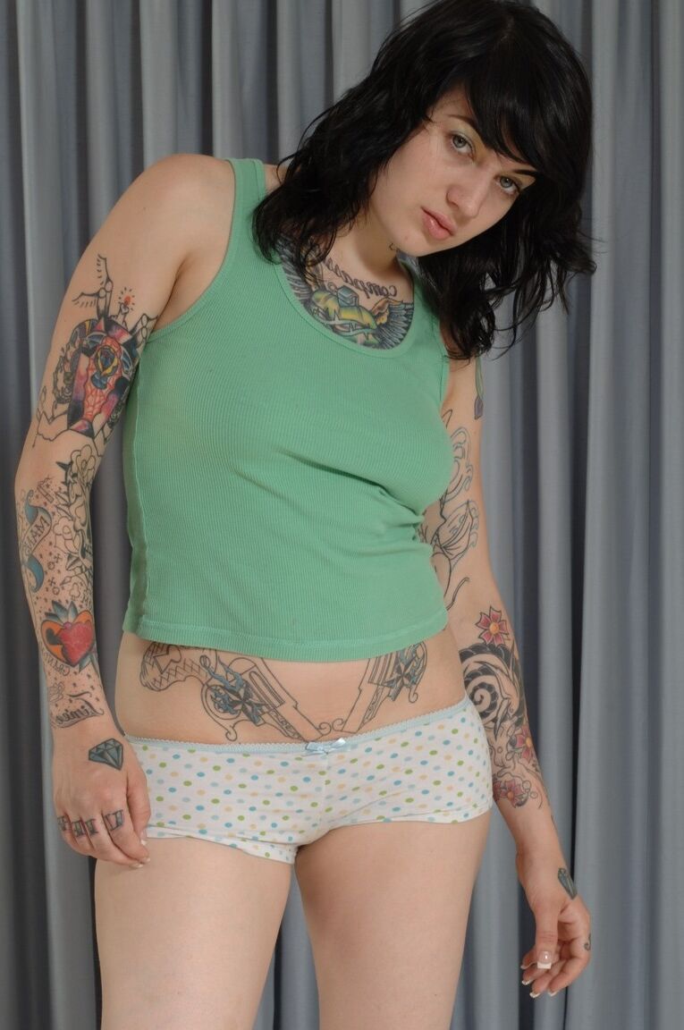 17P Tattooed goth girl Kylee removes cotton panties to model her sweet ass cheeks