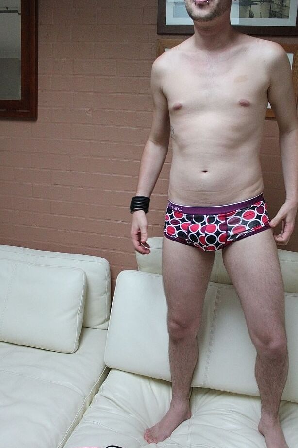 21P Amateursdoit August Arse
