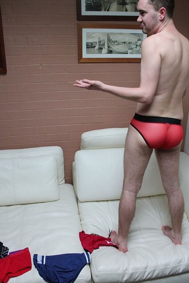 21P Amateursdoit August Arse