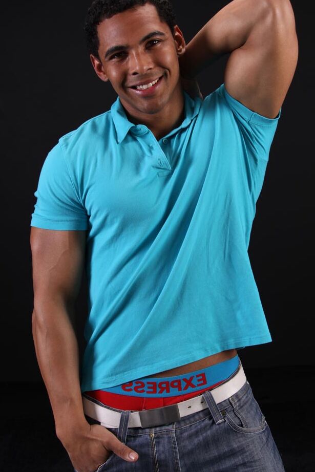 21P Sexy gay ébano modelo Ross tiras
