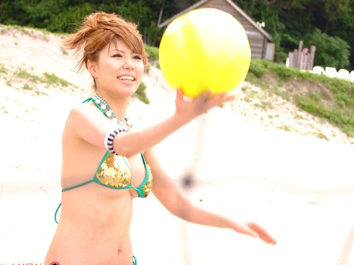 19P Asian honey in a bikini gets her bush fingered after beach volleyball