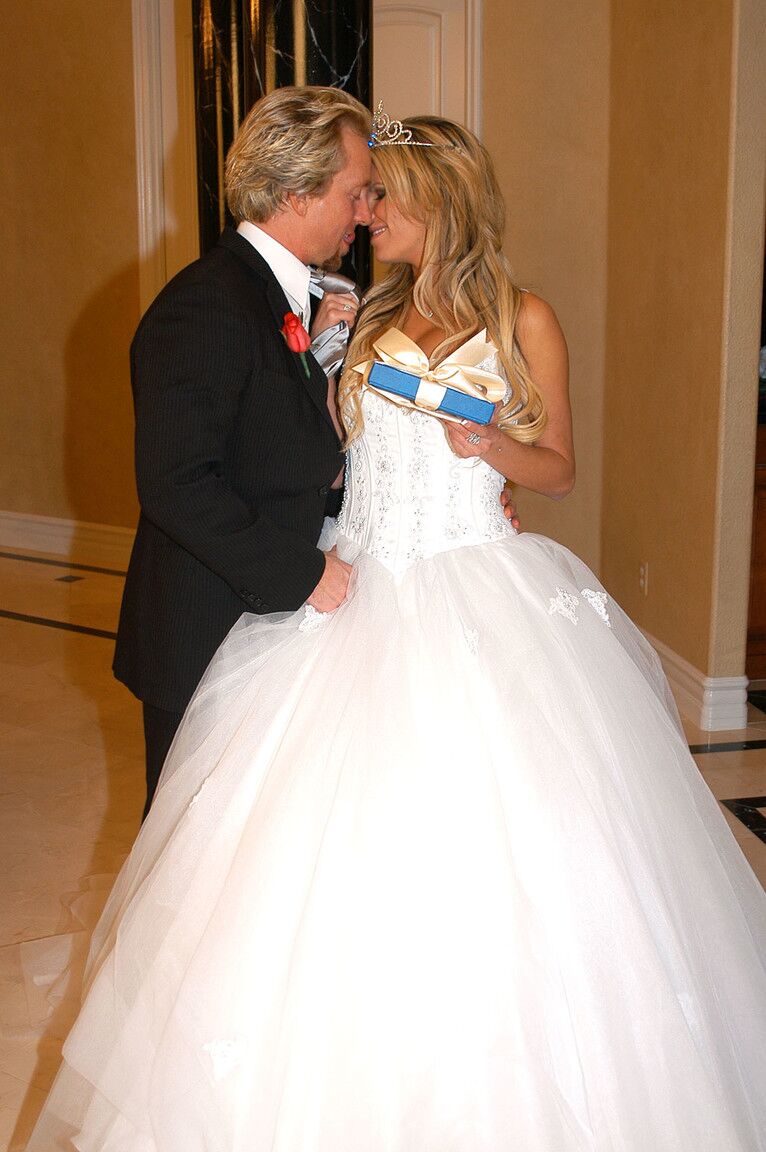 21P Foxy bride Kendall Brooks enjoys a hard fuck after drinking wedding champagne