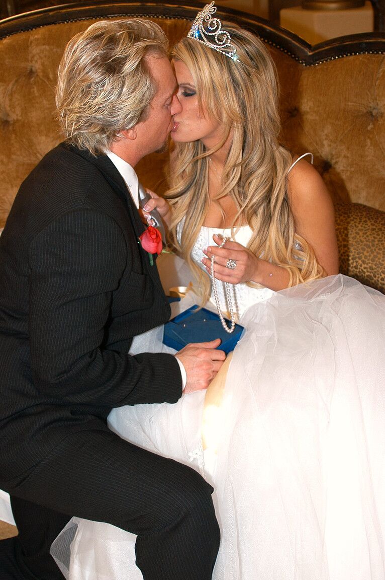 21P Foxy bride Kendall Brooks enjoys a hard fuck after drinking wedding champagne